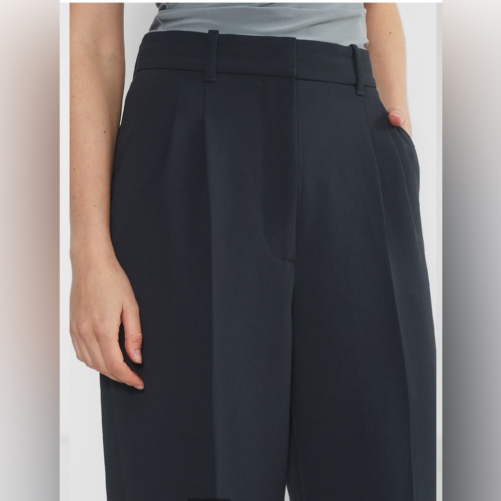NWT Aritzia The Effortless Pant™ Super Hi-rise Dark Night Navy Size 6 Crepette - Picture 6 of 13
